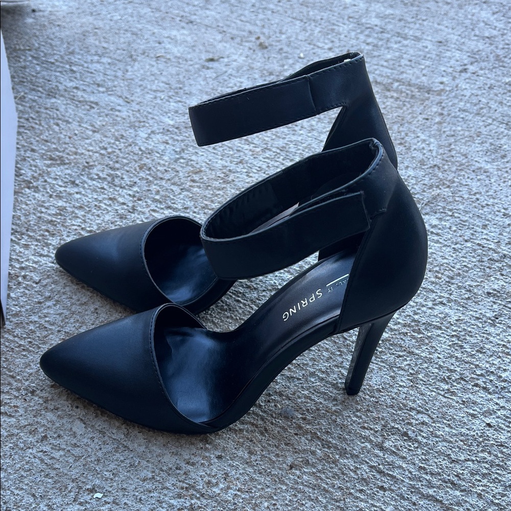 Black Women's Heels - Picture 3 of 6